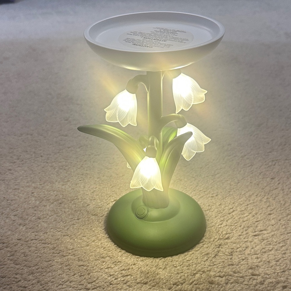 Bath & Body Works Green Floral Lamp